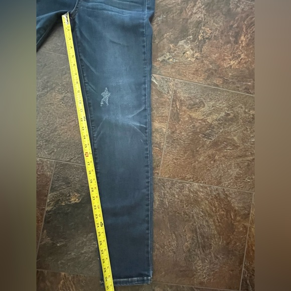 Judy Blue relaxed fit denim jeans. Size 7 /28” waist, 31”L. - Picture 10 of 12